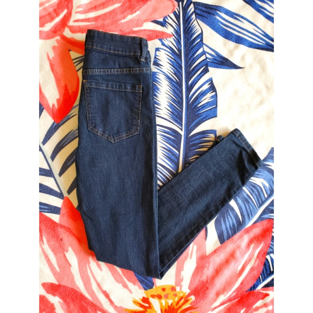 Size Small- Jeggings Dark Wash blue - Picture 1 of 5